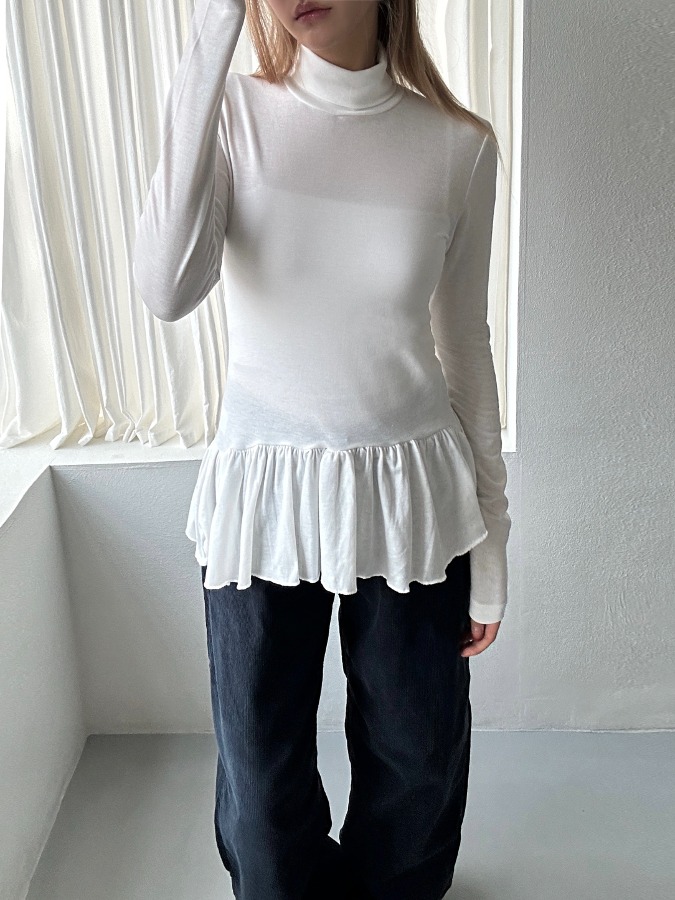 frill turtle neck t-shirt